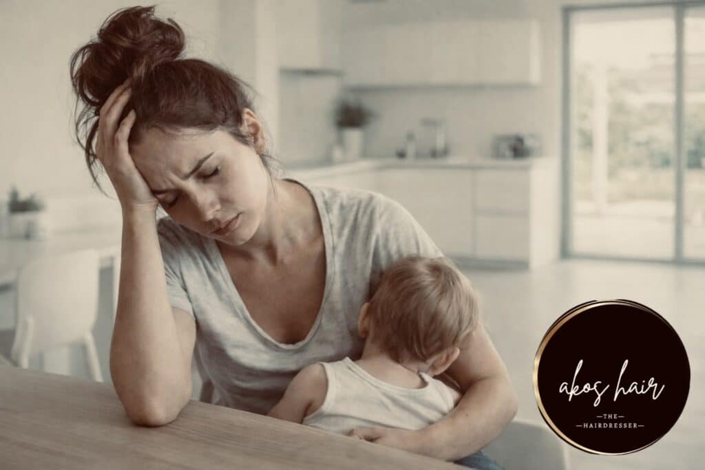 gyes konty helyett praktikus hajviselet anyukáknak csatt fonas egyszeru noies haj